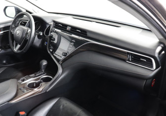 Подержанный автомобиль Toyota Camry Sedan 2018 года (10 фото)