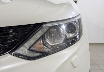 Подержанный автомобиль Nissan Qashqai 2014 года (11 фото)