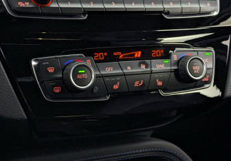 Подержанный автомобиль BMW X1 2021 года (26 фото)