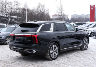 Подержанный автомобиль Hongqi E-HS9 2021 года (5 фото)