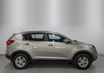 Подержанный автомобиль Kia Sportage 2012 года (4 фото)
