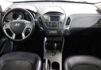 Подержанный автомобиль Hyundai ix35 2014 года (6 фото)