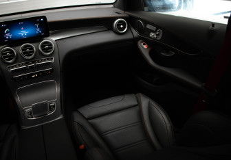 Подержанный автомобиль Mercedes-Benz GLC AMG 2021 года (26 фото)