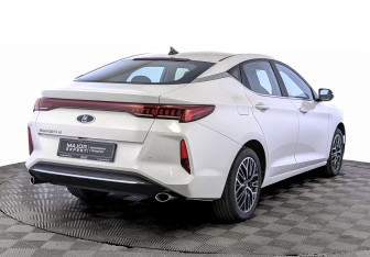 Новый Москвич 6 2025 (5 фото)