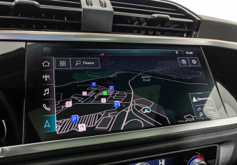 Подержанный автомобиль Audi Q3 2019 года (18 фото)