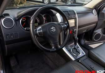 Подержанный автомобиль Suzuki Grand Vitara 2008 года (19 фото)