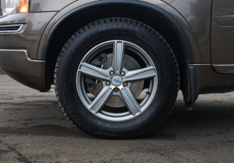 Подержанный автомобиль Volvo XC90 2014 года (25 фото)