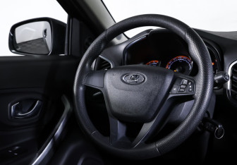 Подержанный автомобиль LADA (ВАЗ) XRAY 2021 года (13 фото)