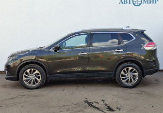 Подержанный автомобиль Nissan X-Trail 2018 года (8 фото)