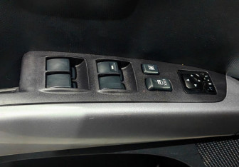 Подержанный автомобиль Peugeot 4007 2012 года (16 фото)