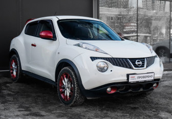 Подержанный автомобиль Nissan Juke 2012 года (3 фото)