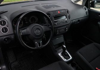 Подержанный автомобиль Volkswagen Golf Plus 2011 года (12 фото)