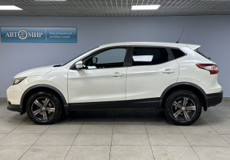 Подержанный автомобиль Nissan Qashqai 2016 года (8 фото)
