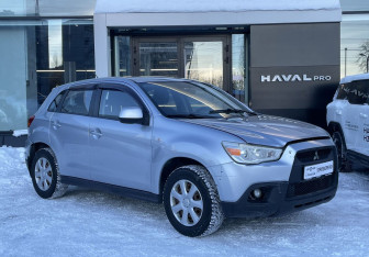 Подержанный автомобиль Mitsubishi ASX 2012 года (3 фото)