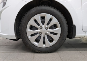 Подержанный автомобиль Kia Rio Sedan 2021 года (11 фото)