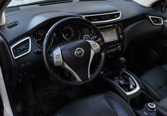 Подержанный автомобиль Nissan Qashqai 2017 года (11 фото)