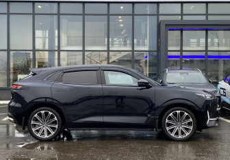 Подержанный автомобиль Changan UNI-K 2023 года (4 фото)