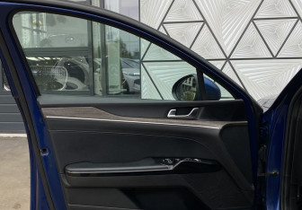 Подержанный автомобиль Kia K5 2021 года (20 фото)