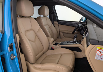 Подержанный автомобиль Porsche Macan 2021 года (24 фото)