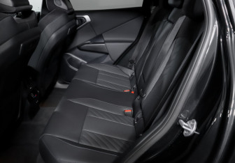 Подержанный автомобиль BMW X3 2025 года (10 фото)