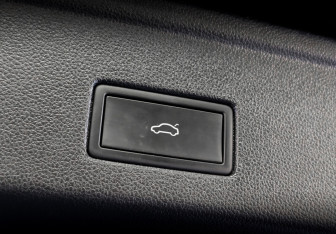 Подержанный автомобиль Volkswagen Touareg 2020 года (26 фото)