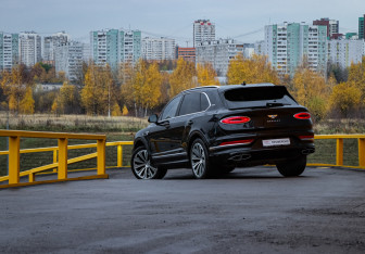 Подержанный автомобиль Bentley Bentayga 2021 года (21 фото)