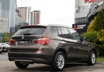Подержанный автомобиль BMW X3 2012 года (4 фото)