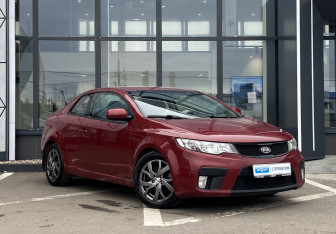 Подержанный автомобиль Kia Cerato Coupe 2011 года (3 фото)