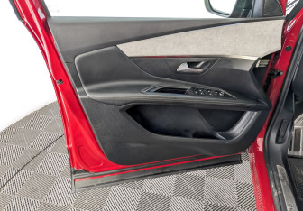 Подержанный автомобиль Peugeot 3008 2021 года (19 фото)