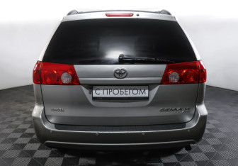 Подержанный автомобиль Toyota Sienna 2006 года (6 фото)