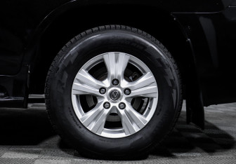 Подержанный автомобиль Lexus LX 2015 года (15 фото)