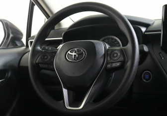 Подержанный автомобиль Toyota Corolla Sedan 2022 года (9 фото)