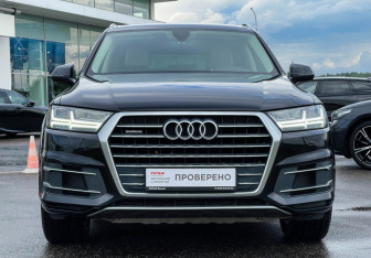Подержанный автомобиль Audi Q7 2016 года (2 фото)