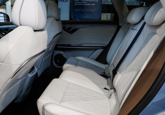 Подержанный автомобиль Voyah Free 2022 года (8 фото)