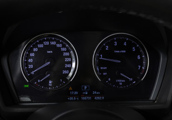 Подержанный автомобиль BMW X1 2019 года (11 фото)