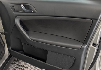 Подержанный автомобиль Skoda Yeti 2016 года (25 фото)