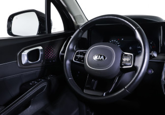 Подержанный автомобиль Kia Sorento 2021 года (14 фото)