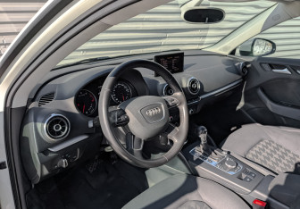 Подержанный автомобиль Audi A3 Hatchback 2014 года (16 фото)