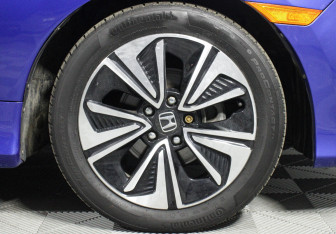 Подержанный автомобиль Honda Civic Coupe 2017 года (5 фото)