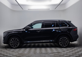 Подержанный автомобиль Geely Monjaro 2026 года (2 фото)