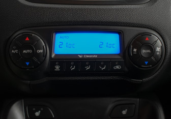 Подержанный автомобиль Hyundai ix35 2010 года (13 фото)