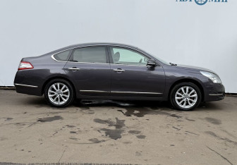 Подержанный автомобиль Nissan Teana 2013 года (4 фото)