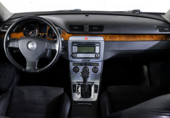 Подержанный автомобиль Volkswagen Passat Sedan 2007 года (12 фото)