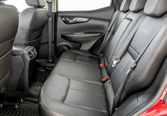 Подержанный автомобиль Nissan Qashqai 2016 года (12 фото)