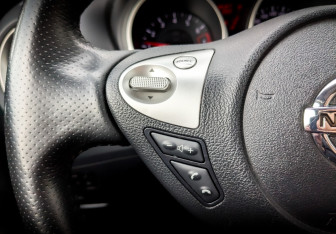 Подержанный автомобиль Nissan Juke 2012 года (25 фото)