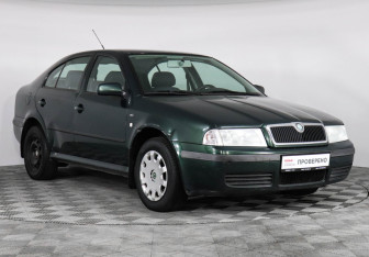 Подержанный автомобиль Skoda Octavia Liftback 2002 года (2 фото)