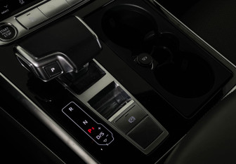 Подержанный автомобиль Audi Q7 2021 года (19 фото)