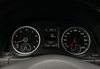Подержанный автомобиль Volkswagen Tiguan 2011 года (21 фото)