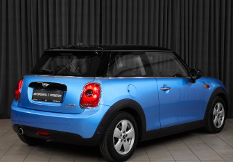 Подержанный автомобиль MINI Hatch 2018 года (4 фото)