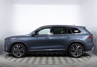 Подержанный автомобиль Geely Monjaro 2024 года (8 фото)